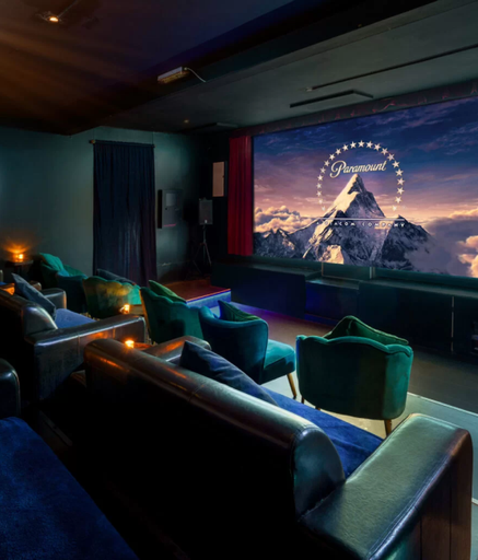 Private Cinema Small Group (6 Persons)